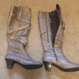 Grey/Brown Boots
